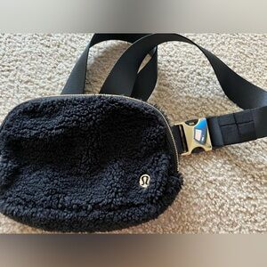 Everywhere Belt Bag 1L